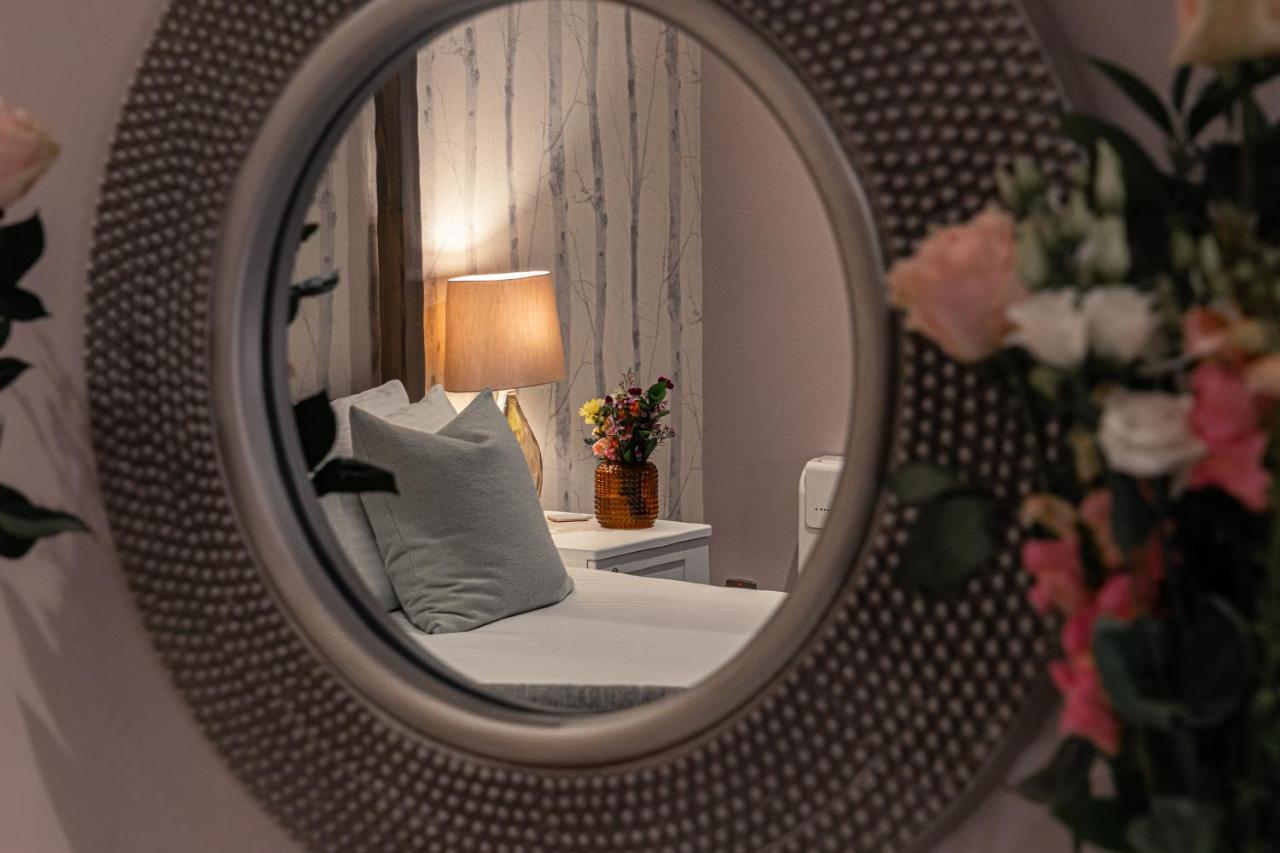 Le Pommier Hotell Castel Eksteriør bilde